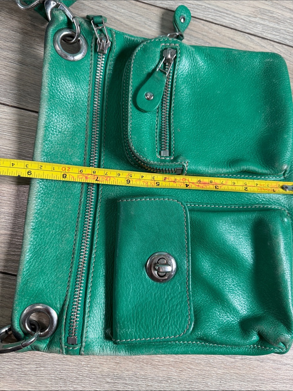 Roots Green Leather Crossbody Bag - Picture 7 of 7